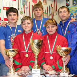 На снимке (слева направо): А.Купрешкин, Т.Семченок, А.Близнев, И.Озерова, С.Скиба.