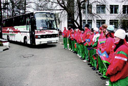 На церемонии передачи автобуса. Фото Игоря Супроненка.