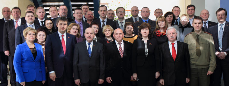 Участники первой сессии Новополоцкого городского Совета депутатов 27-го созыва